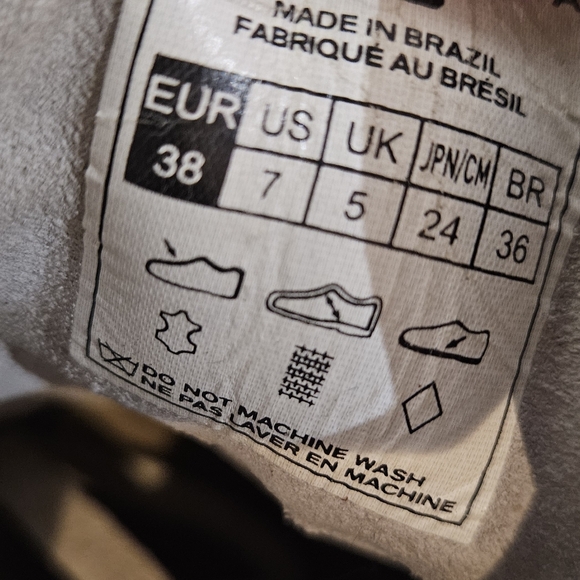 Veja V-10 White & Black Leather Sneakers - Picture 8 of 8